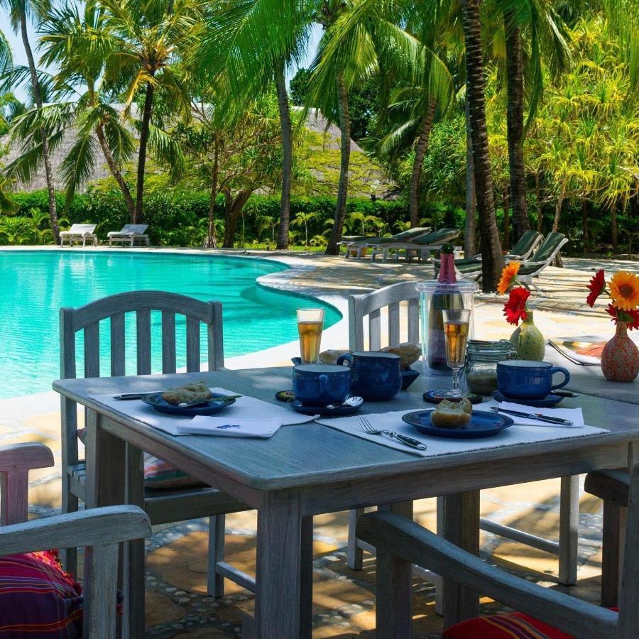Zumzum Beach House Bed & Breakfast Kinondo Bagian luar foto