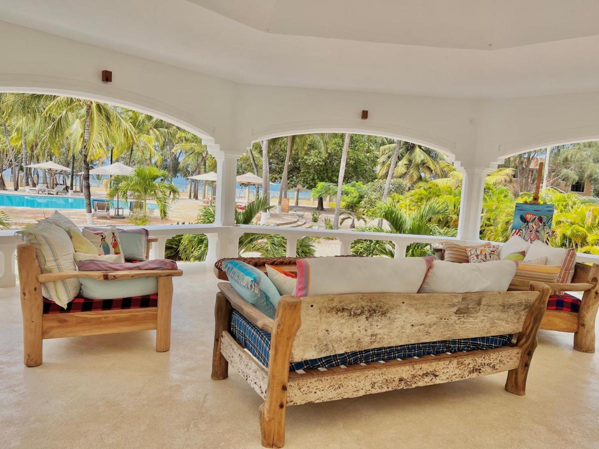 Zumzum Beach House Bed & Breakfast Kinondo Bagian luar foto
