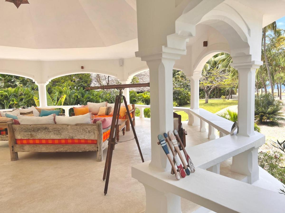 Zumzum Beach House Bed & Breakfast Kinondo Bagian luar foto