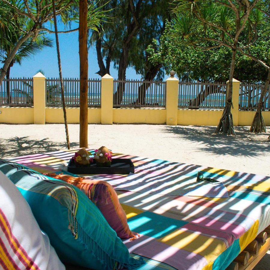 Zumzum Beach House Bed & Breakfast Kinondo Bagian luar foto