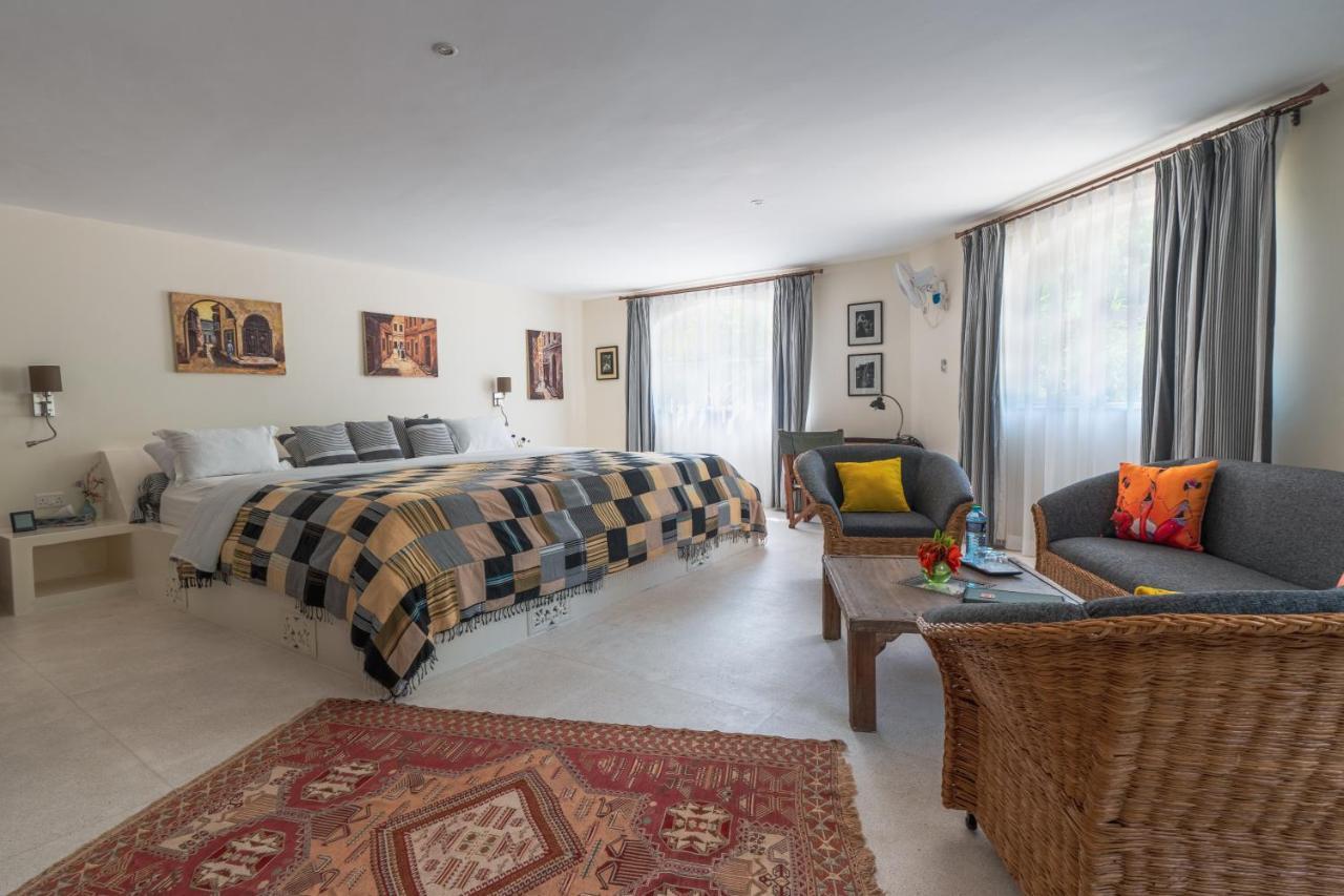 Zumzum Beach House Bed & Breakfast Kinondo Bagian luar foto