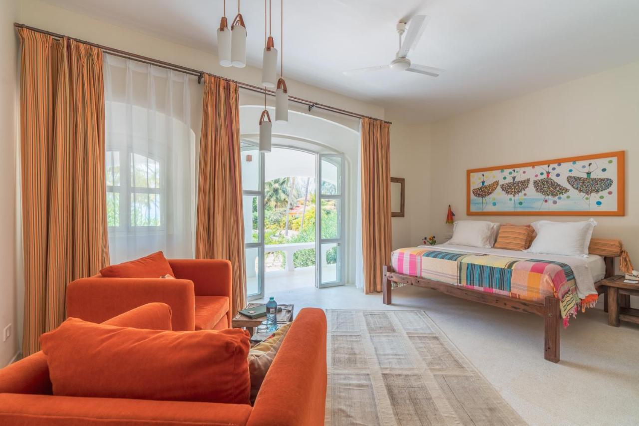 Zumzum Beach House Bed & Breakfast Kinondo Bagian luar foto
